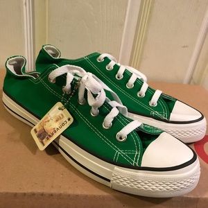 Green all star converse shoes size 9.5 women’s